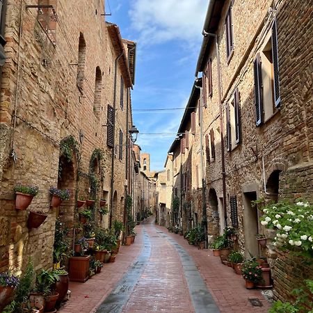 Appartamento Mirella In Centro Storico Casole dʼElsa Екстериор снимка